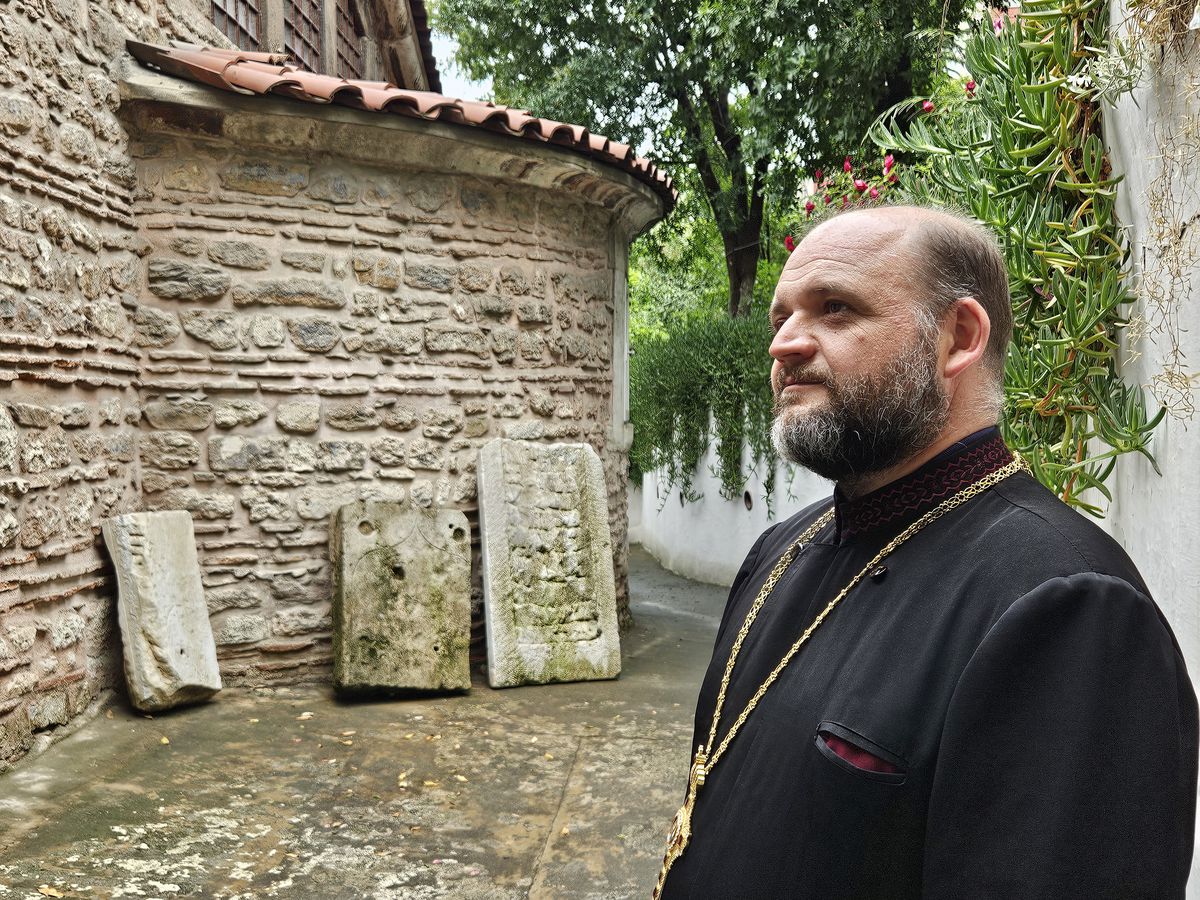 Părintele Sergiu Vlad de la Istanbul