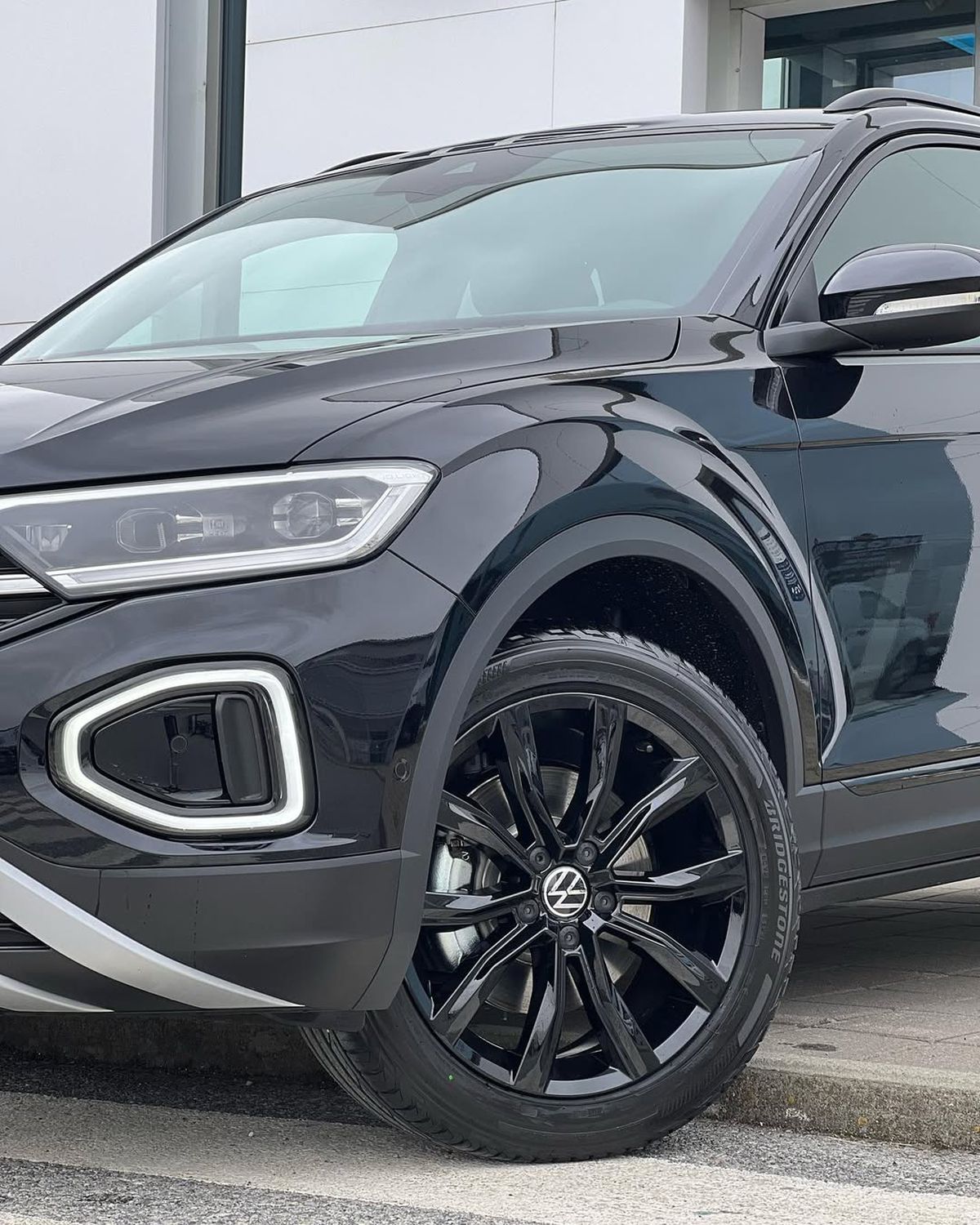 Volkswagen T-Roc și Toyota Yaris Cross