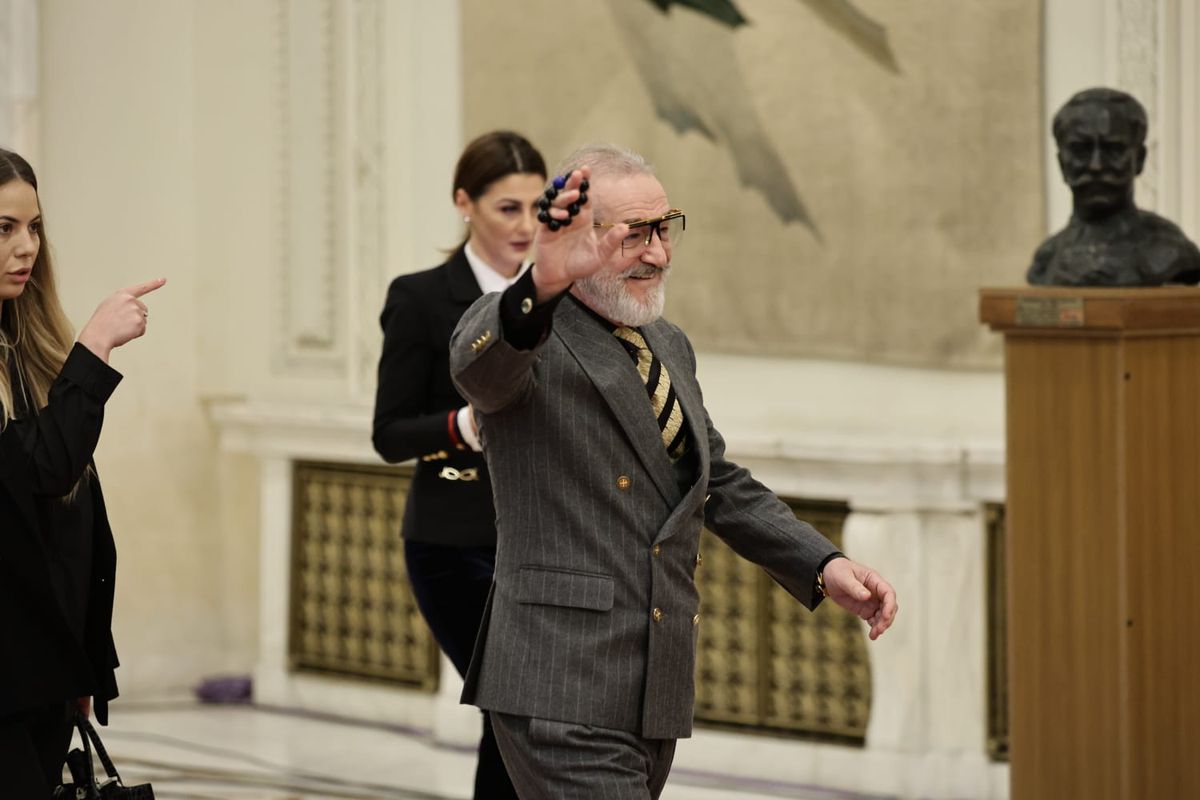 Gigi Becali, prezent la ceremonia de învestire a lui Nicușor Dan