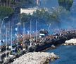 Parada jucătorilor lui Antonio Conte pe faleza din Napoli după titlul câștigat în Serie A / Foto: Imago