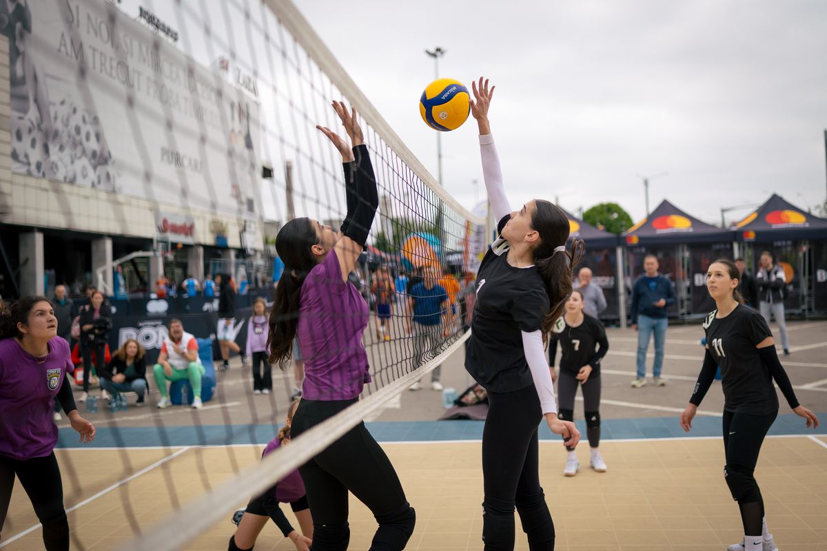 A plouat cu coșuri la Sport Arena Streetball Iași! Sute de participanți au făcut spectacol pe terenurile de baschet