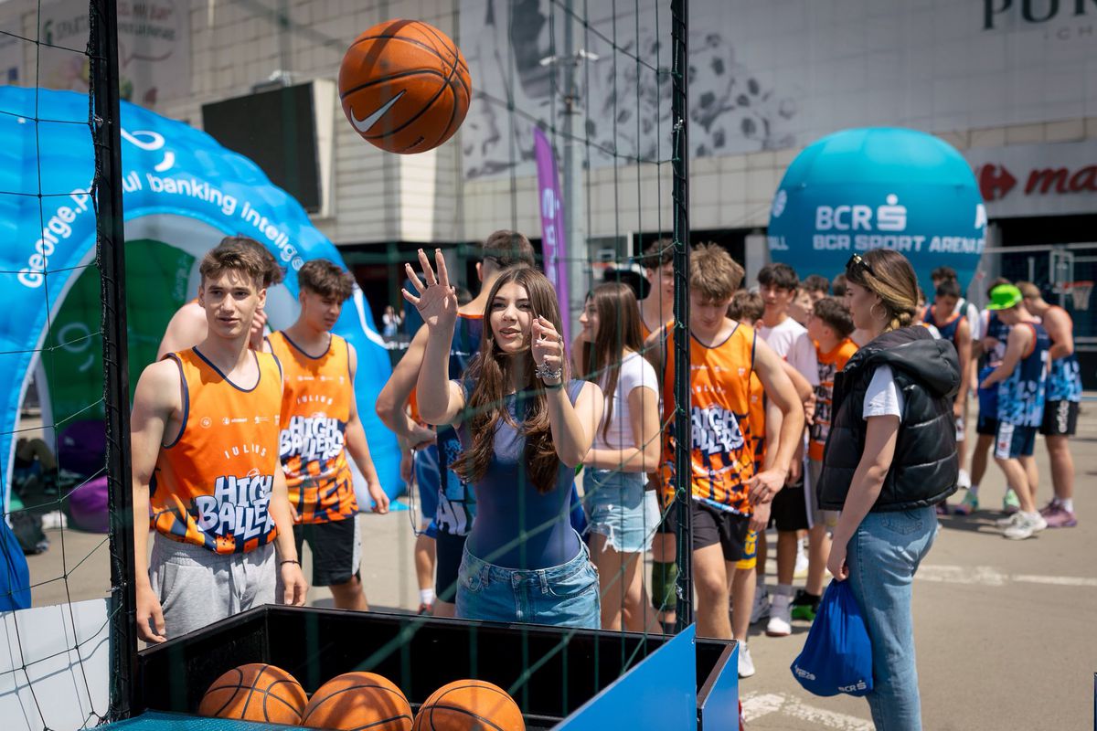 A plouat cu coșuri la Sport Arena Streetball Iași! Sute de participanți au făcut spectacol pe terenurile de baschet