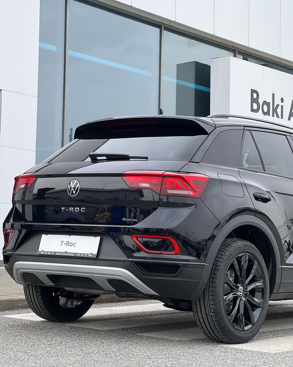 Volkswagen T-Roc și Toyota Yaris Cross