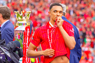 Real Madrid l-a prezentat pe Trent Alexander-Arnold » „Moftul” care a costat-o 10 milioane de euro