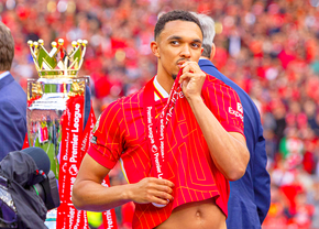 Real Madrid l-a prezentat pe Trent Alexander-Arnold » „Moftul” care a costat-o 10 milioane de euro