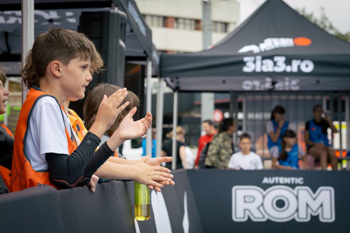 A plouat cu coșuri la Sport Arena Streetball Iași! Sute de participanți au făcut spectacol pe terenurile de baschet