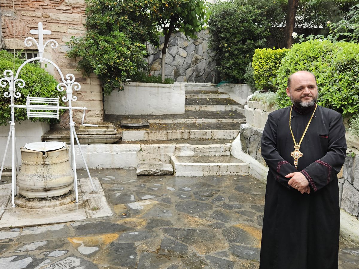 Părintele Sergiu Vlad de la Istanbul