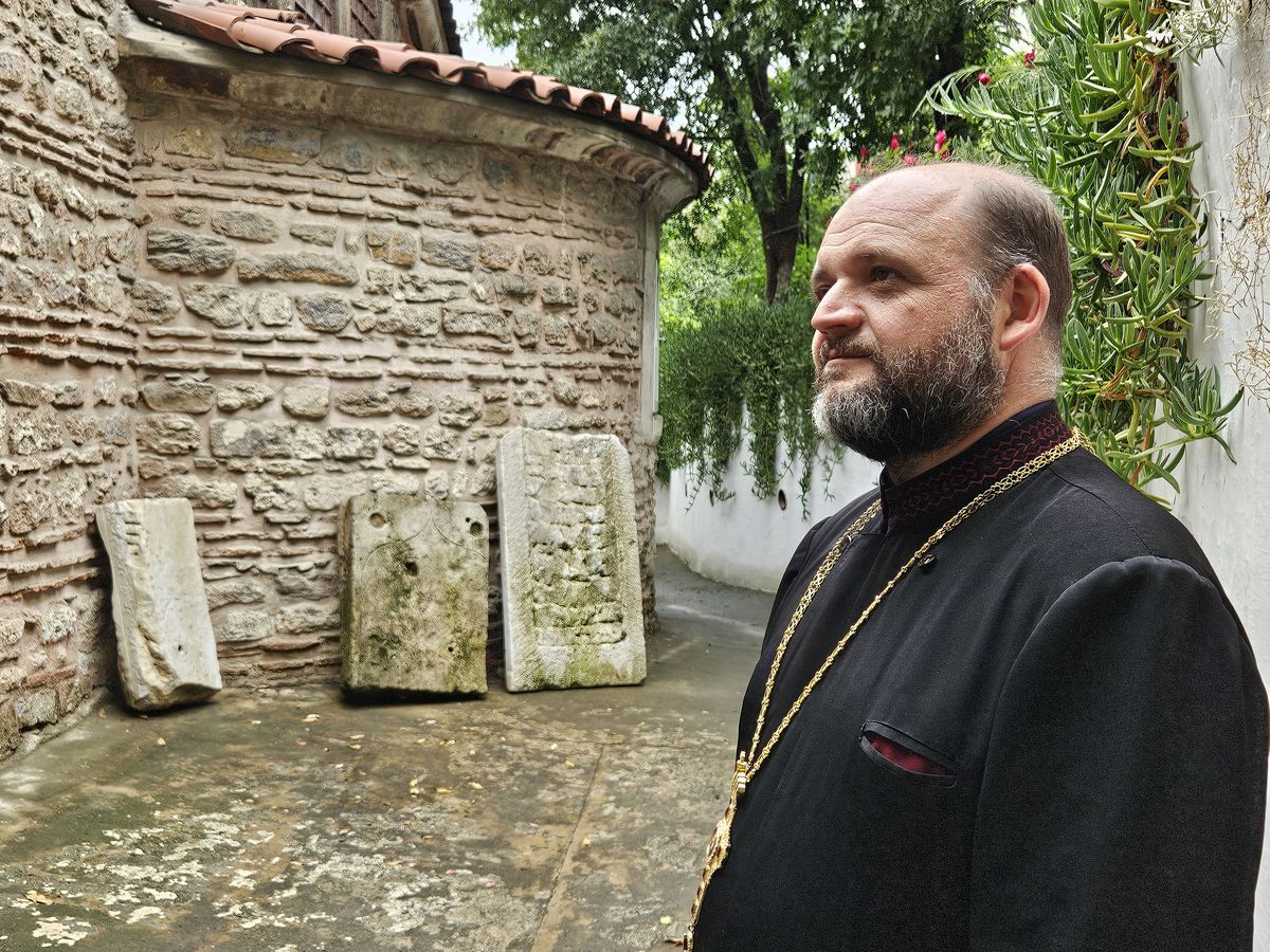 Părintele Sergiu Vlad de la Istanbul