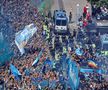Parada jucătorilor lui Antonio Conte pe faleza din Napoli după titlul câștigat în Serie A / Foto: Imago
