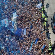 Parada jucătorilor lui Antonio Conte pe faleza din Napoli după titlul câștigat în Serie A / Foto: Imago