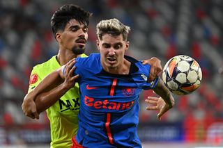 Transfer oficial în Superliga! A semnat fundașul cu 100 de meciuri în Portugalia