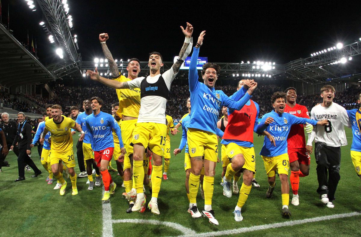 Imagini de la bucuria Parmei, după rămânerea în Serie A / foto: Imago