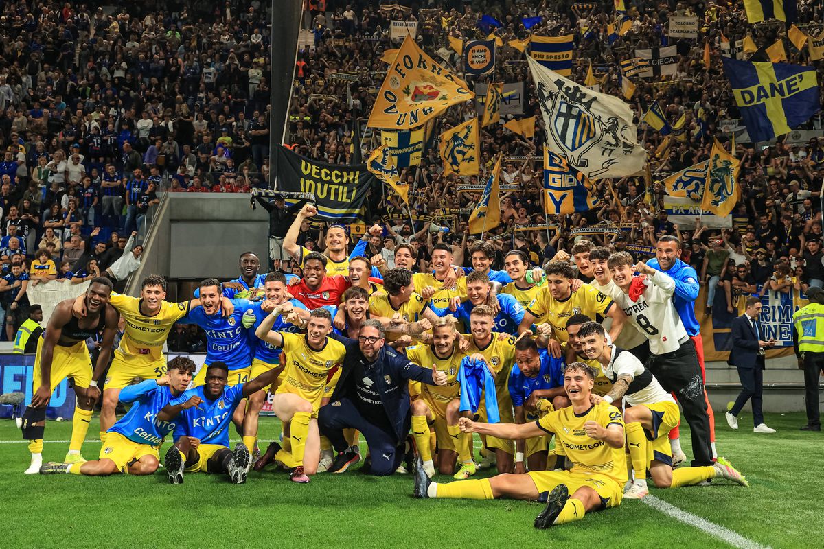 Imagini de la bucuria Parmei, după rămânerea în Serie A / foto: Imago