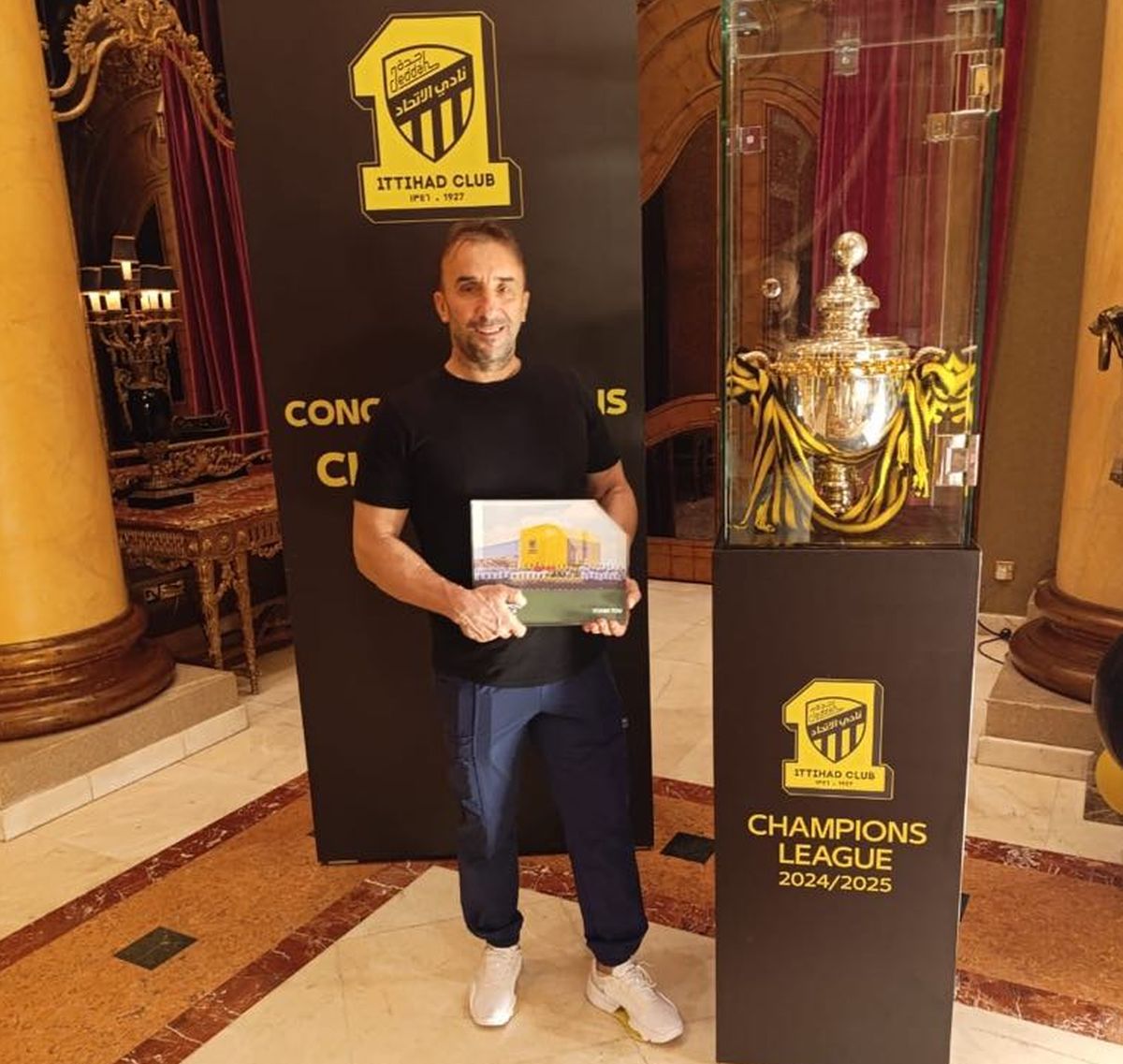 Fostul fotbalist român a sărbătorit al doilea titlu de campion în Arabia Saudită: „De doi ani, Benzema lucrează numai cu mine!” » A colaborat cu Nuno Espirito Santo, Marcelo Gallardo, iar acum cu Laurent Blanc