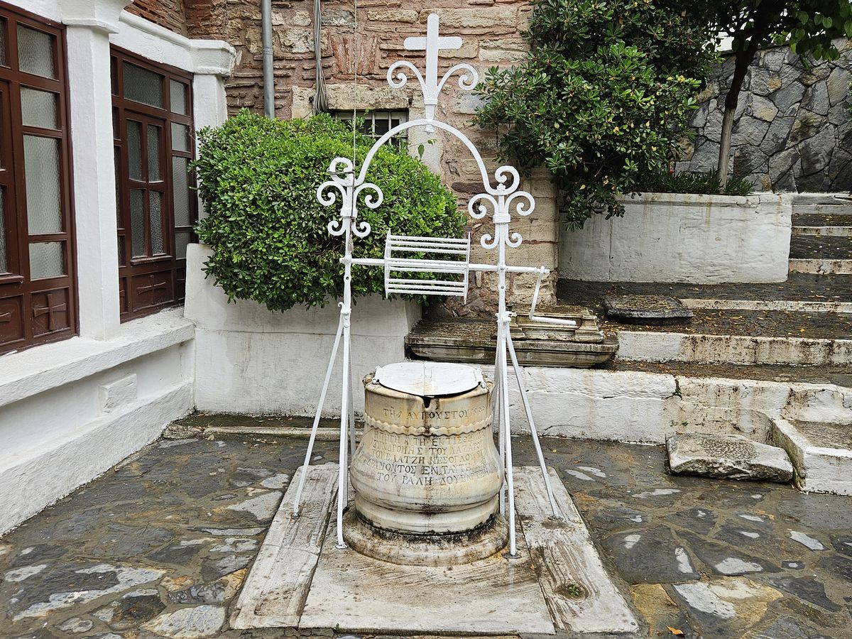 Părintele Sergiu Vlad de la Istanbul