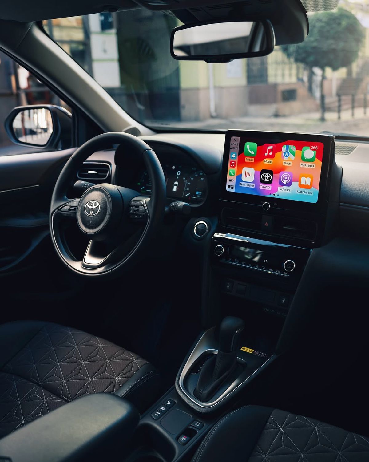 Volkswagen T-Roc și Toyota Yaris Cross