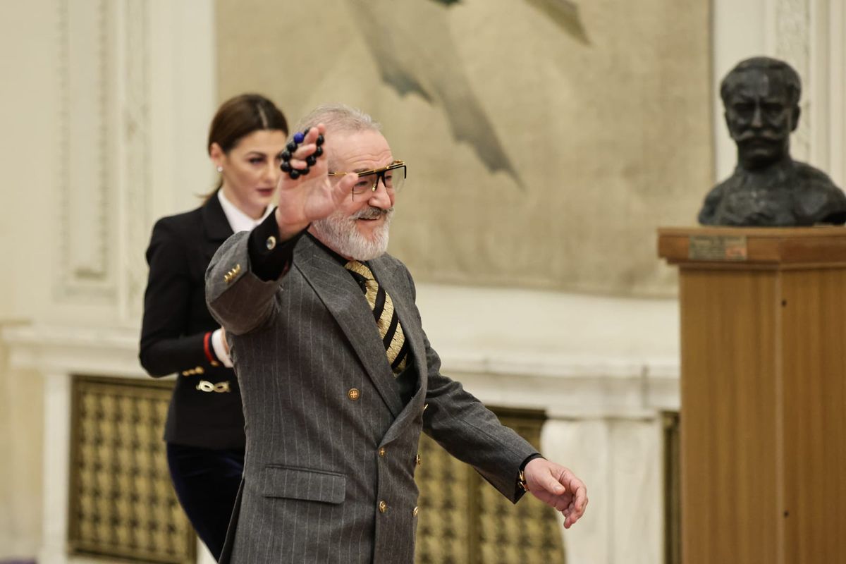 Gigi Becali, prezent la ceremonia de învestire a lui Nicușor Dan