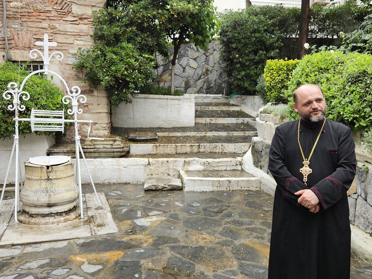 Părintele Sergiu Vlad de la Istanbul