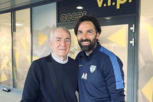 La 79 de ani, „Dulăul” Viorel Hizo și-a făcut apariția pe stadion: „Forever young”