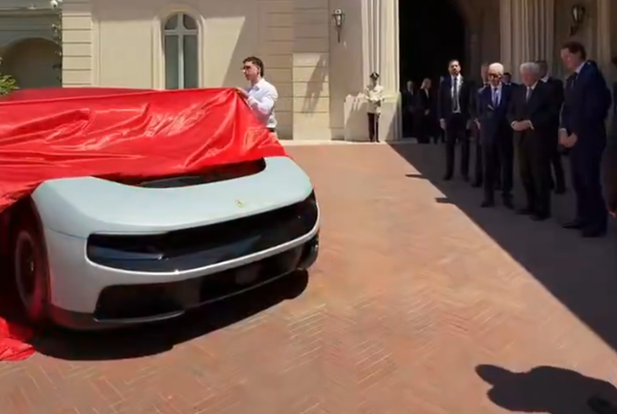 Noul Ferrari Luce, primul model full-electric din istoria mărcii italiene, a fost dezvăluit în prezența președintelui Italiei
