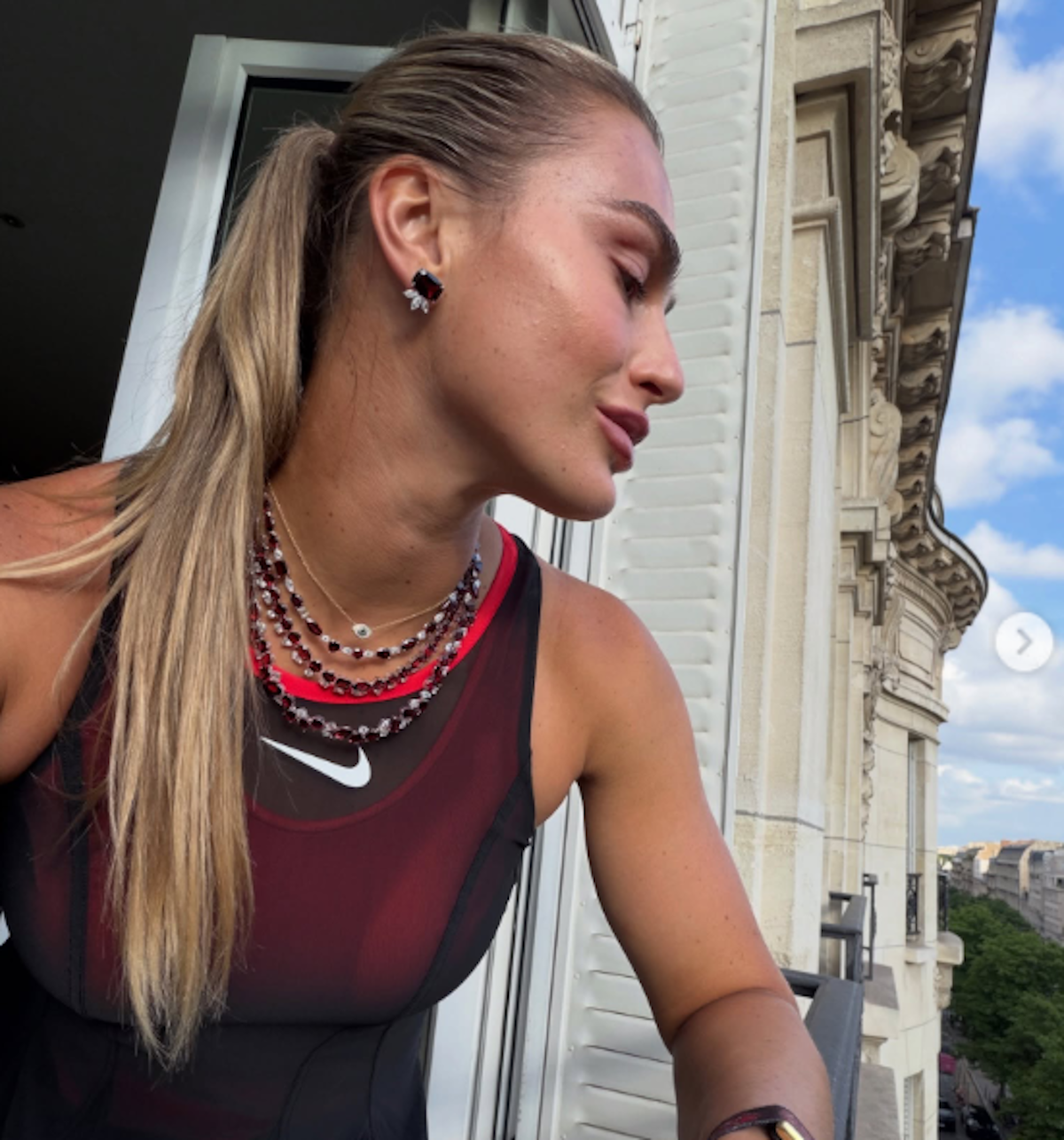 Aryna Sabalenka, bijuterii Roland Garros