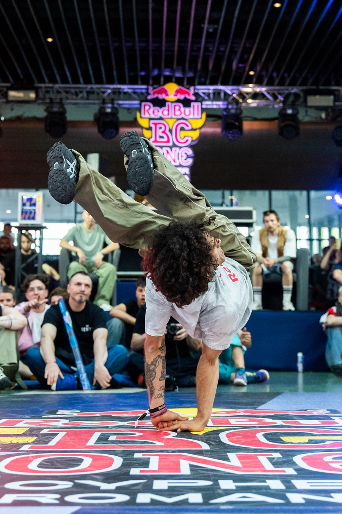 Breaking la cel mai înalt nivel: Cine va reprezenta România la Finala Mondială Red Bull BC One 