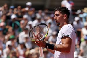 Calificat în turul 2 la Roland Garros, Thanasi Kokkinakis a explicat cum e să joace cu tendonul unei persoane decedate în braț: „Am încercat să supraviețuiesc”