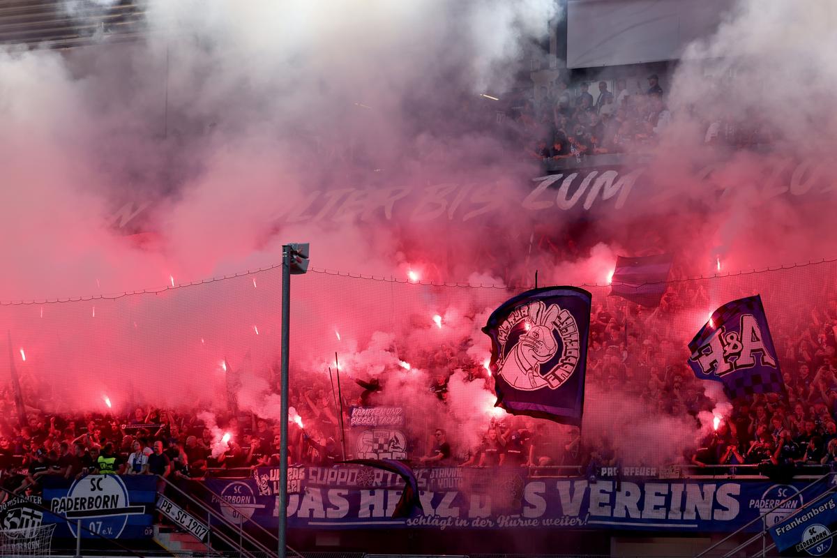 Dezastru! Au retrogradat pentru prima dată în istorie, deși au avut al șaselea cel mai mare buget din Bundesliga!