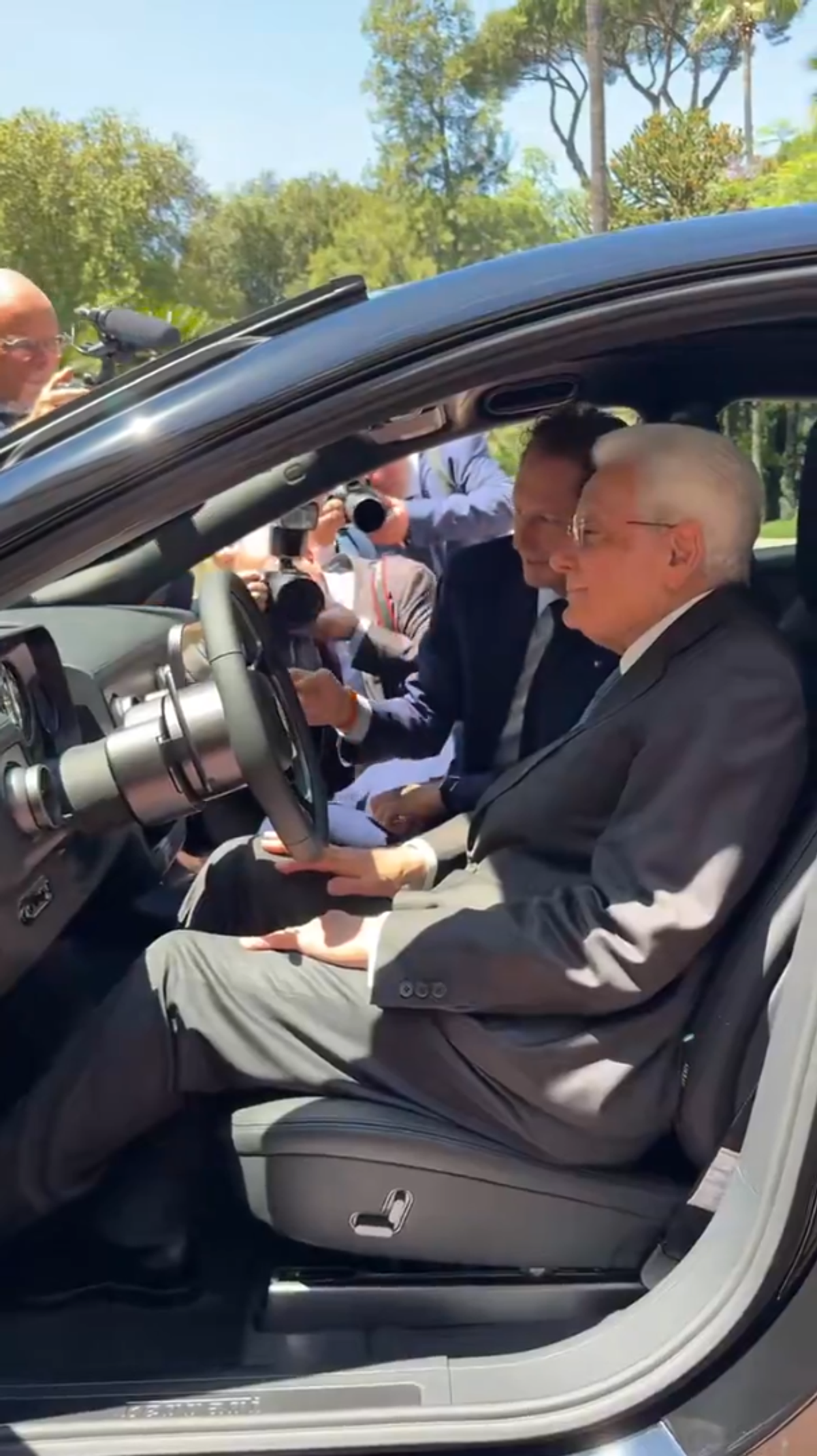 Ferrari, epic FAIL după lansarea primului supercar 100% electric: „Arată ca un telefon! Rămâneți la făcut pizza!” » Prăbușire brutală la Bursă