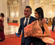 Ilie Dumitrescu i-a adus un buchet de trandafiri roz fiicei sale la absolvire // Captură foto: Instagram