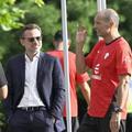 Antrenorul Massimiliano Allegri, CEO-ul Giorgio Furlani și directorul sportiv Igli Tare (de la dreapta la stânga)  pleacă în bloc de la AC Milan