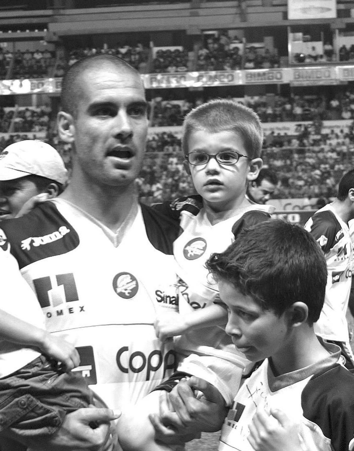 Pep Guardiola, așa cum nu l-ai mai văzut » Fiica lui a postat imagini rare cu el din tinerețe: „Așa arăta? Incredibil!”