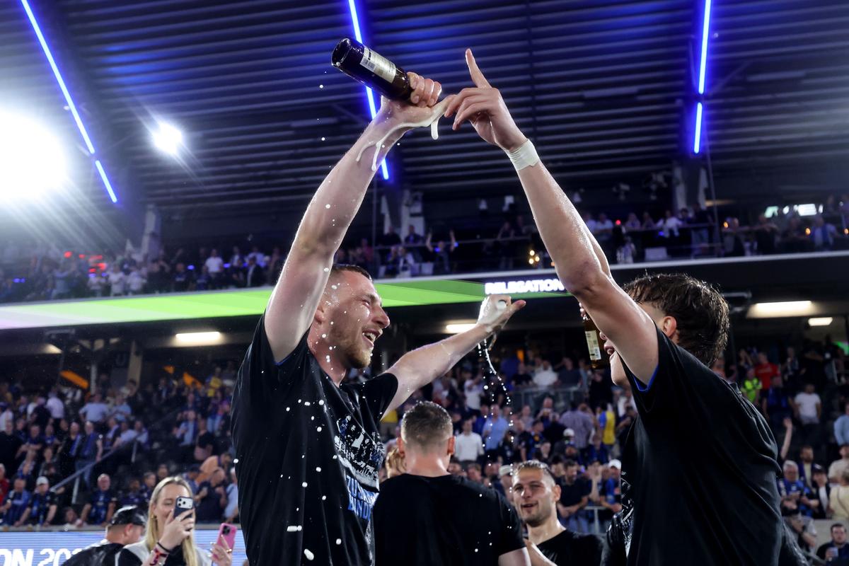 Dezastru! Au retrogradat pentru prima dată în istorie, deși au avut al șaselea cel mai mare buget din Bundesliga!