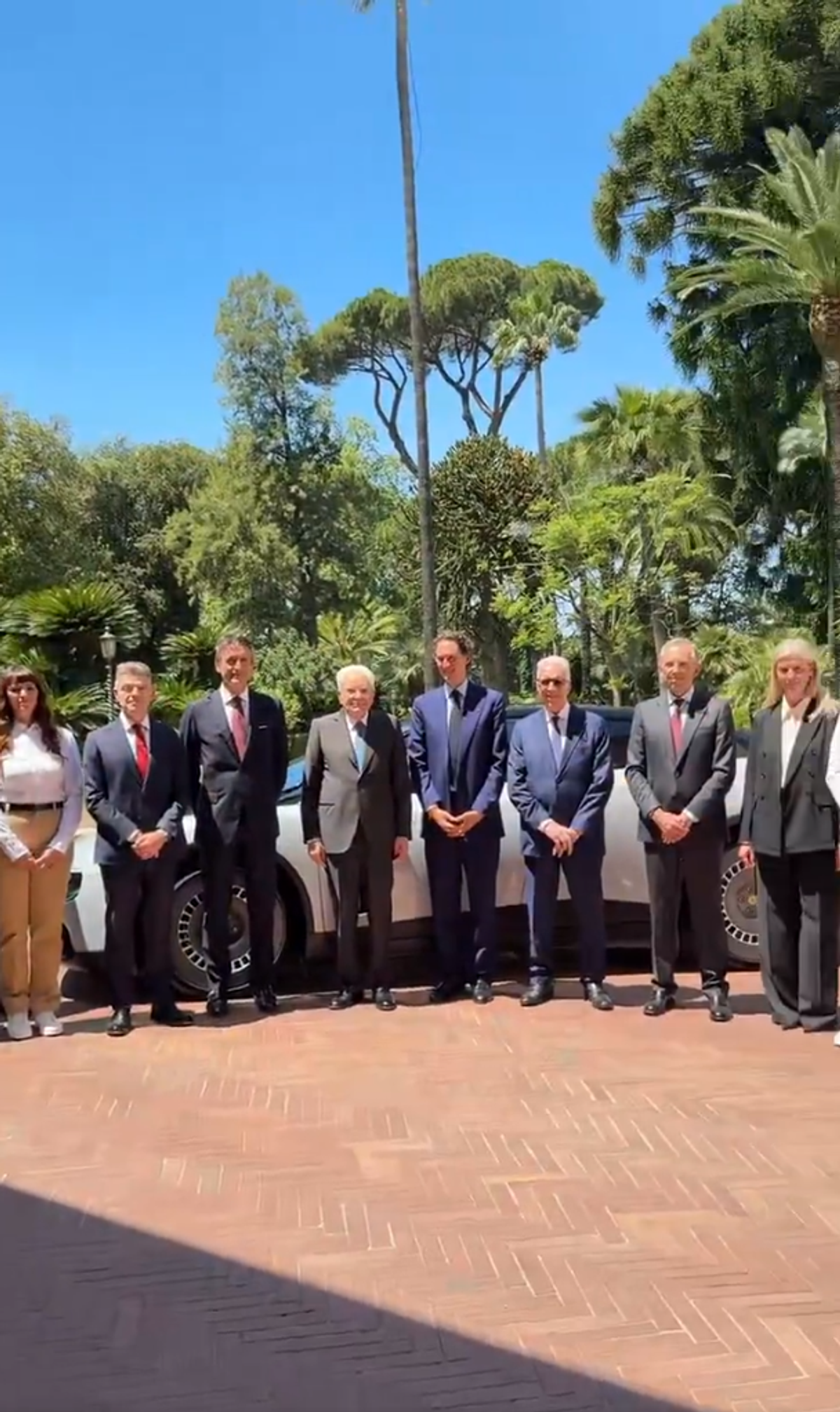 Noul Ferrari Luce, primul model full-electric din istoria mărcii italiene, a fost dezvăluit în prezența președintelui Italiei