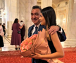 Ilie Dumitrescu i-a adus un buchet de trandafiri roz fiicei sale la absolvire // Captură foto: Instagram