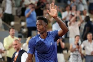 Gael Monfils, aflat la ultima apariție la Roland Garros, a fost învins după un meci de peste 3 ore » A urmat o ceremonie emoționantă la Paris