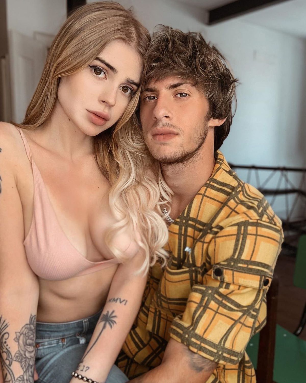 Pozele care l-au lăsat fără echipă » A fost dat afară din cauza imaginilor INCENDIARE cu iubita!