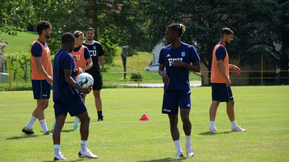 L-a convins pe Mutu » FCU Craiova a bifat a șaptea achiziție a verii: „Am auzit că fanii sunt fantastici”