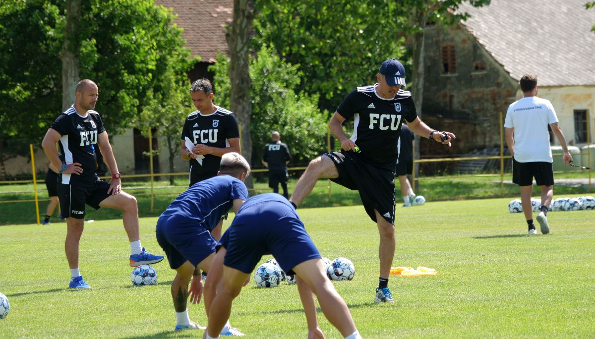 L-a convins pe Mutu » FCU Craiova a bifat a șaptea achiziție a verii: „Am auzit că fanii sunt fantastici”