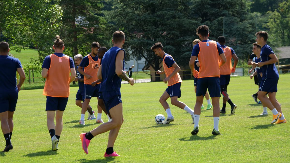 Zi plină pentru FCU Craiova: antrenament dimineață, meci seara + probleme cu un jucător