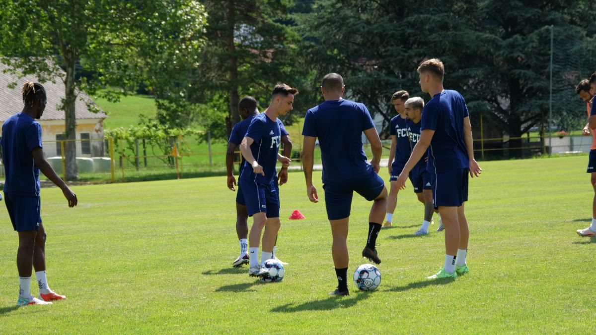 L-a convins pe Mutu » FCU Craiova a bifat a șaptea achiziție a verii: „Am auzit că fanii sunt fantastici”