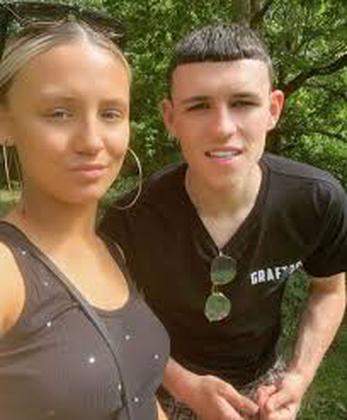 Are 3 copii cu supervedeta din Premier League, iar acum a fost cerută în căsătorie. Inelul cu diamant uriaș a dat-o de gol