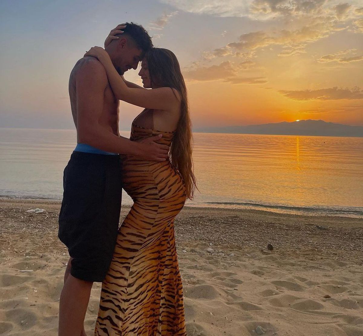FCSB. FOTO Ioana Timofeciuc, iubita lui Florinel Coman, poze „agresive” pe Instagram: „De ce arăți semne obscene?”