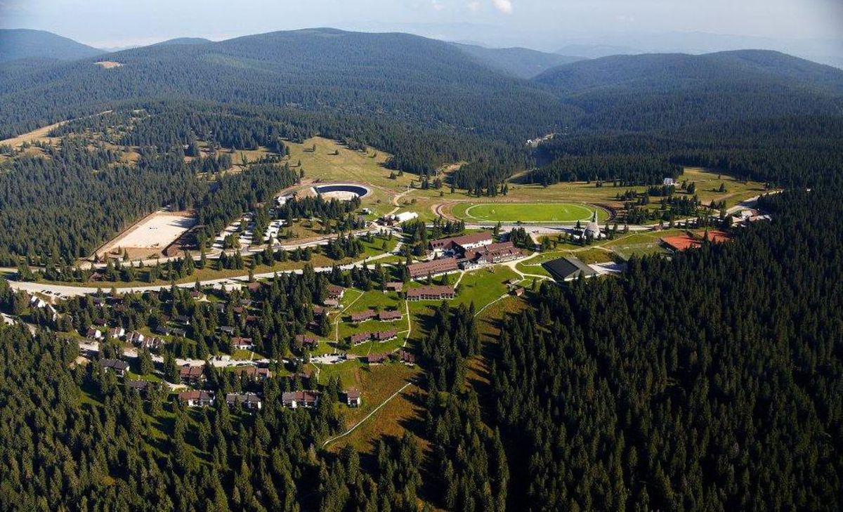 Dinamo, cantonament în paradisul sportului din Slovenia » Lotul deplasat + Imagini spectaculoase din casa provizorie a „câinilor”