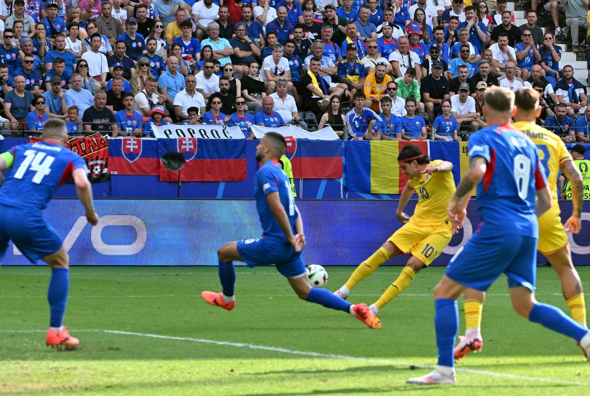 Răzvan Marin, direct în TOP! Golul cu Slovacia l-a transformat în golgheterul ALL-TIME al României la un Campionat European