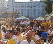 Atmosferă electrizantă în Piața George Enescu în trimpul meciului România - Slovacia / foto: Ionuț Iordache