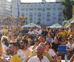 Atmosferă electrizantă în Piața George Enescu în trimpul meciului România - Slovacia / foto: Ionuț Iordache