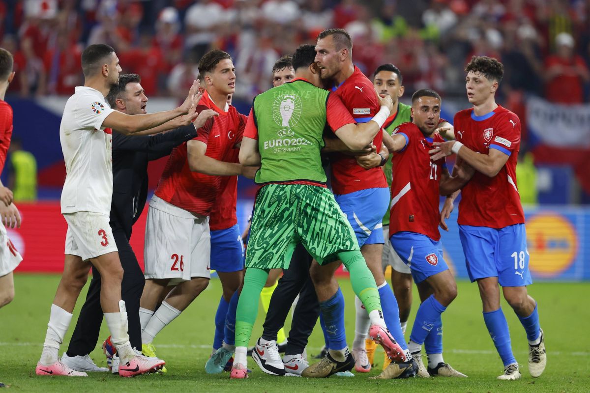 Au sărit la bătaie în fața lui Istvan Kovacs » Imagini revoltătoare la finalul celui mai tensionat meci de la Euro 2024