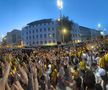 Suporterii naționalei au sărbătorit la Universitate calificarea în optimile de la Euro 2024 / foto: Ionuț Iordache