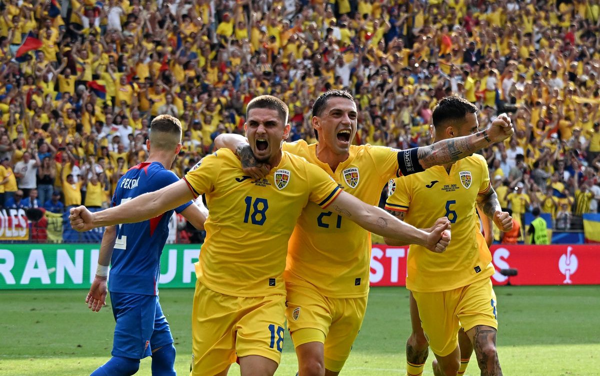 10 detalii observate de pe stadion la Slovacia - România » Nervii lui Iordănescu, Hagi lângă Figo și campionii din tribune